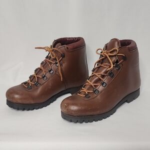 Dunham Hiking Boots in Rich Brown Size 6 1/2